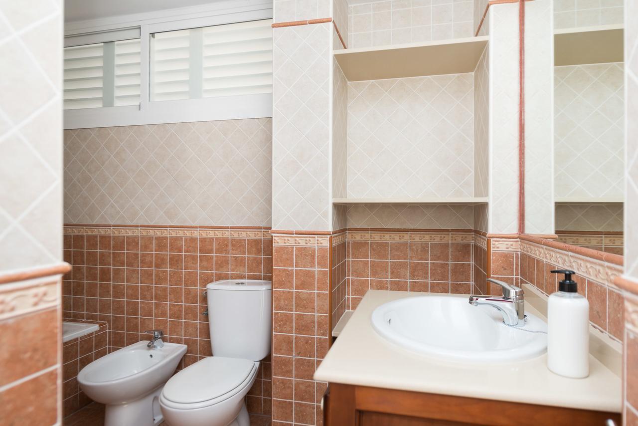 Apartamentos Marta Playa อาลิกันเต ภายนอก รูปภาพ